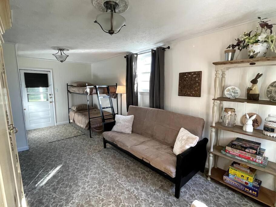 The Bourbon & Horse Country Epicenter Vila Frankfort Exterior foto